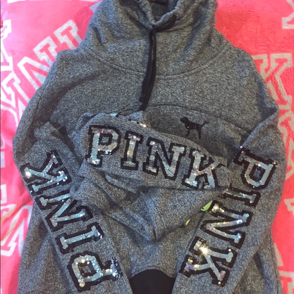 HTF OUTFIT BY VS PINK *READ*